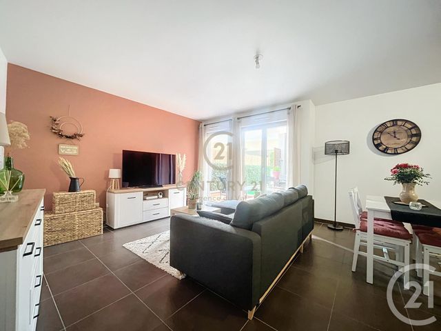 Appartement F3 à vendre - 3 pièces - 62.02 m2 - CHAMPS SUR MARNE - 77 - ILE-DE-FRANCE - Century 21 Agence Du Val